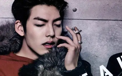 韩国帅哥金宇彬帅气写真壁纸大全高清大图预览1920×1200_日韩明星