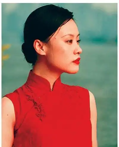 "海上花"邬君梅,被日本巨星抛弃,嫁二婚老公,55岁被宠成公主