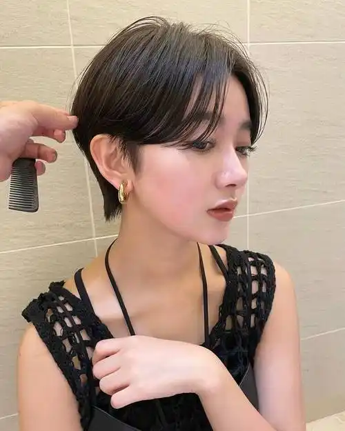 女士发型别乱剪,不如就试试这四种,利落时尚显气质|短发|脸型|中长发