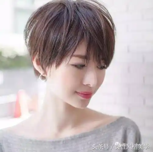 剪短发最要命的就是剪了显脸大,你试试这些修饰脸型头型的短发