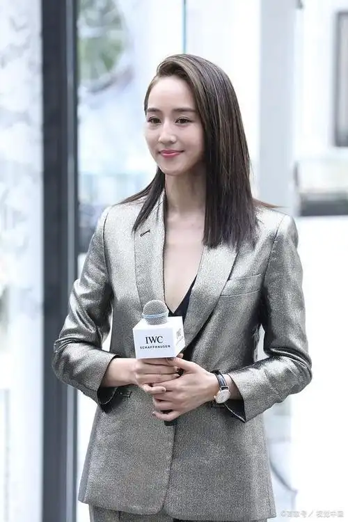 张钧甯对婚姻和家庭遵循传统,认为结婚和生育应该顺序进行