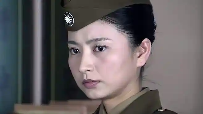 黎明前的抉择:美女接到紧急任务,却不敢出门行动,这下可慌了