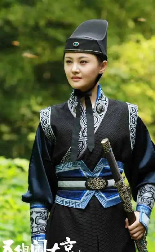 这几位经典的女扮男装有的实在太假而我们却被她骗了很多年