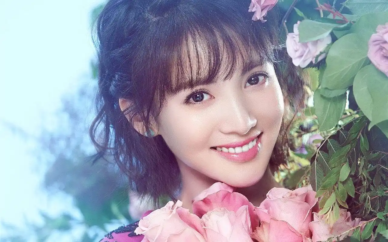 短发美女金晨甜美高清写真壁纸