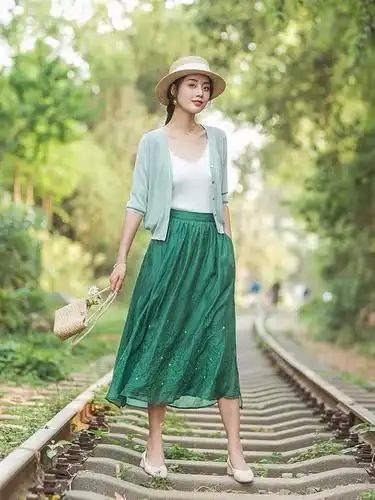 高颜值文艺复古风穿搭,出游通勤照着穿,温柔淑女时髦减龄美上天