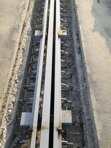 专业安装桥梁伸缩缝