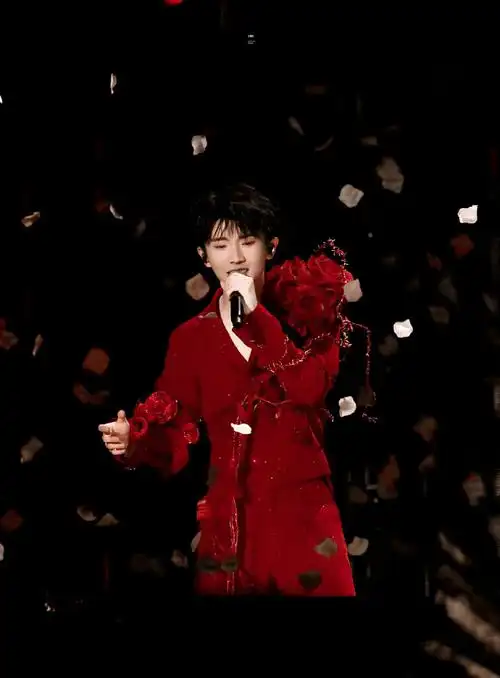 马嘉祺风花雪月饭拍