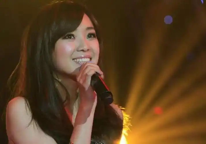 云朵当过服务员吗(云朵个人资料简介)(图18)