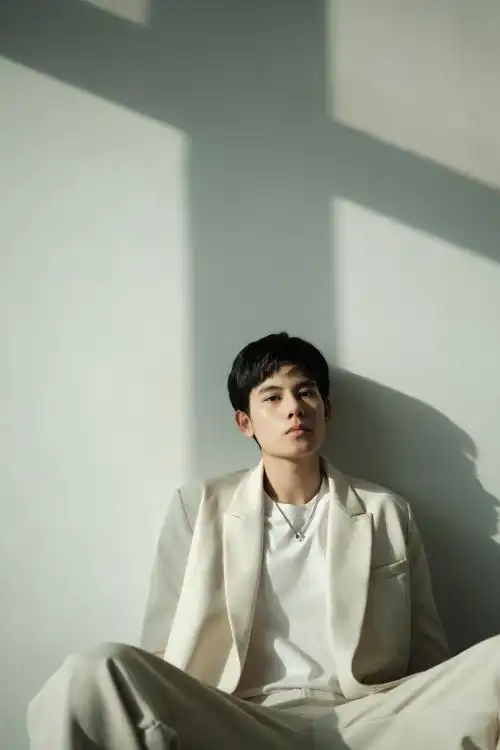 电影三贵情史定档##胡先煦新片亲谁谁睡着