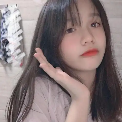 头像 女生头像 淡雅迷人的小姐姐头像扫描到手机 上一组 上一张 3/9张