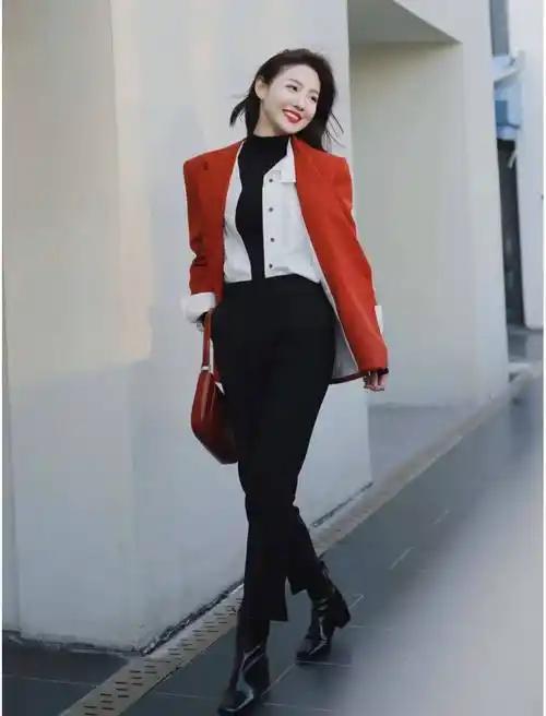 高跟鞋搭配什么衣服好看?