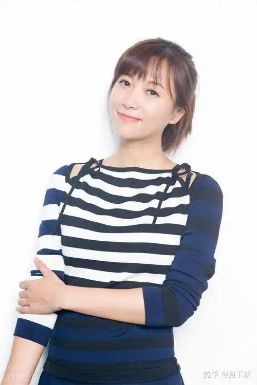 1994年,20岁的徐静蕾大二,她认识了比她大16岁的王朔.