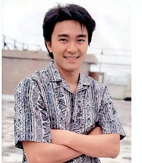 周星驰年轻的时候也太帅了吧