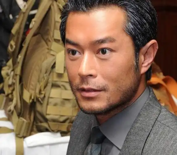 有种"整容"叫男星留胡子,邓超沧桑,古天乐变味,蔡徐坤