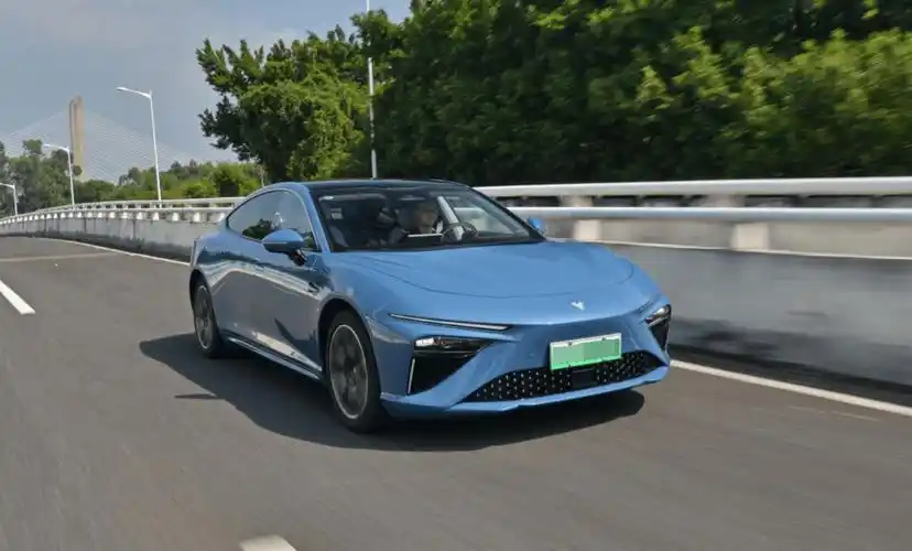 智驾系统够智能,哪吒s是20万级最值得买的智能家轿_搜狐汽车_搜狐网