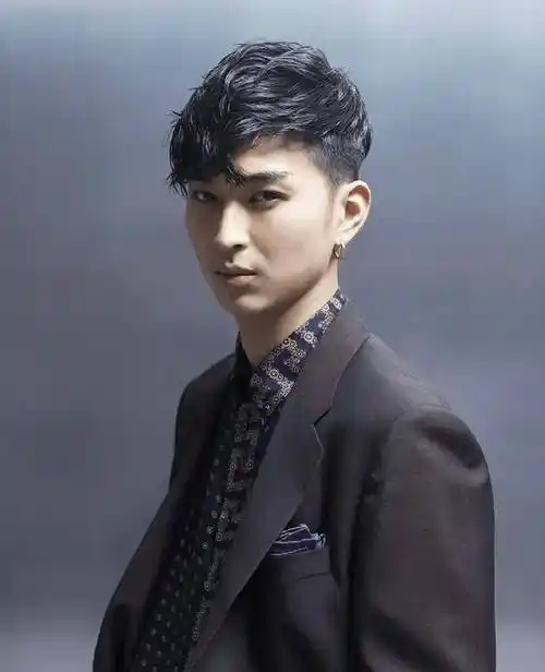 原创你看着长大的顶流花美男如今变得面目全非了