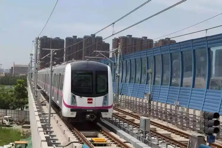 刚刚西安地铁四号线列车来了独家照片曝光