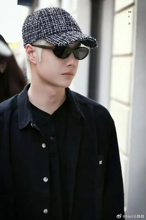 王一博时装周金发##王一博巴黎时装周