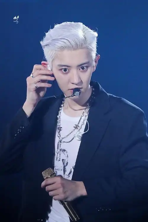 朴灿烈#90#朴灿烈拼接壁纸#朴灿烈银发侧剃的神@real__pcyyyyy