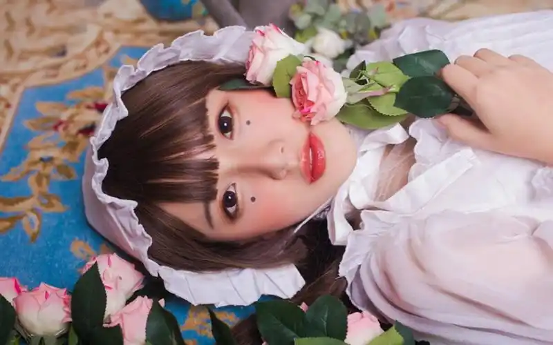 白色女仆森系美女图片桌面壁纸