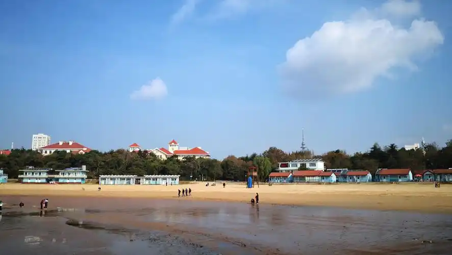 摄于青岛市 第三海水浴场