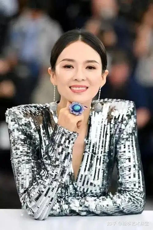 盘点女明星那些闪闪发光的珠宝章子怡