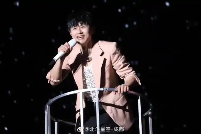 张杰超话78#张杰未live巡回演唱会#@张杰靠看照片想你的日子开始了