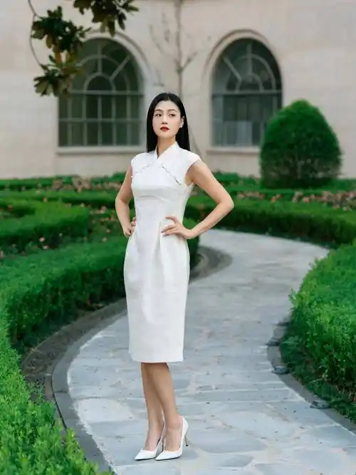 全身照这样拍,简约漂亮有韵味_动作_立体感_人像