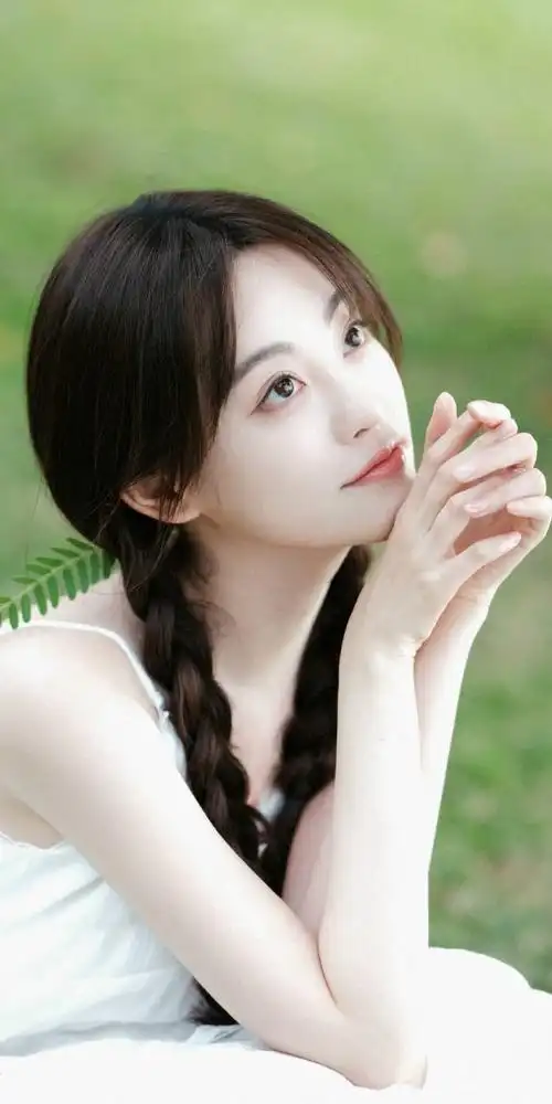 祝绪丹马尾吊带壁纸精选.