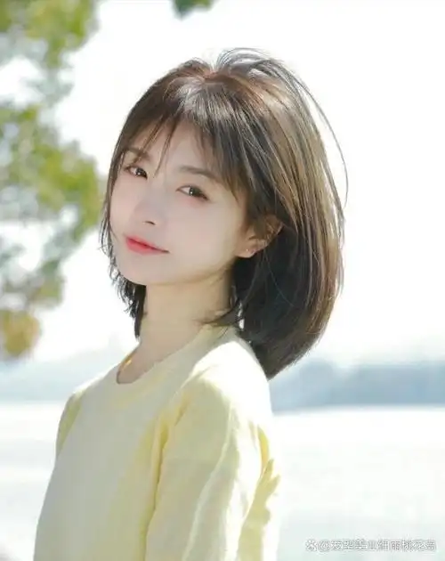 普通的盐系短发最耐看