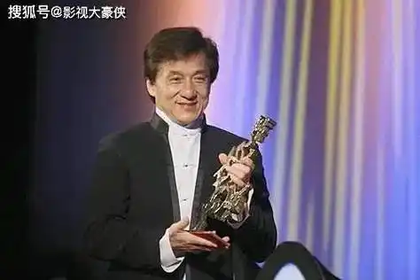 成龙现身力挺谢霆锋,并直言他是"接班人",本尊回应了