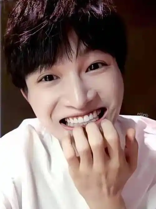 质疑周深整容的黑子,你知道周深在哪里整过容吗?-第7张图片-音乐名堂