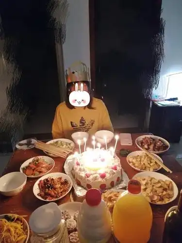 今天妹妹生日,烤了个蛋糕