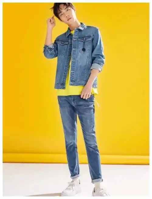 原创肖战的腿被上帝吻过饿一年也穿不进的皮裤他竟穿出宽松感