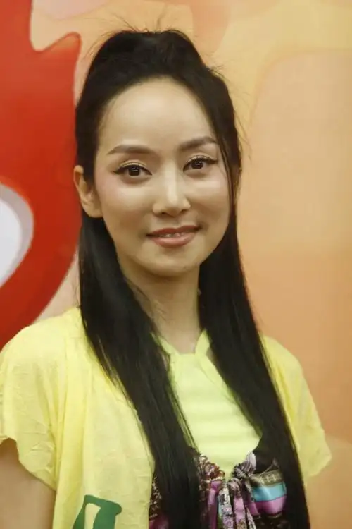 图文萨顶顶独家做客萨顶顶问候新浪网友