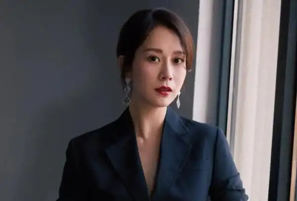 回顾2013年,她在《快乐男声》为欧豪拉票时,为了表达对他的喜爱,同时