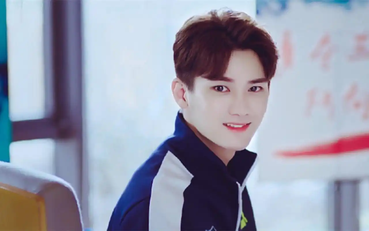 浪花一朵朵熊梓淇壁纸_鲜肉男神熊梓淇