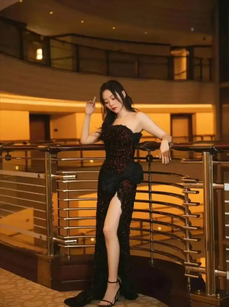 展示张靓颖最迷人女人味风采魅力无限