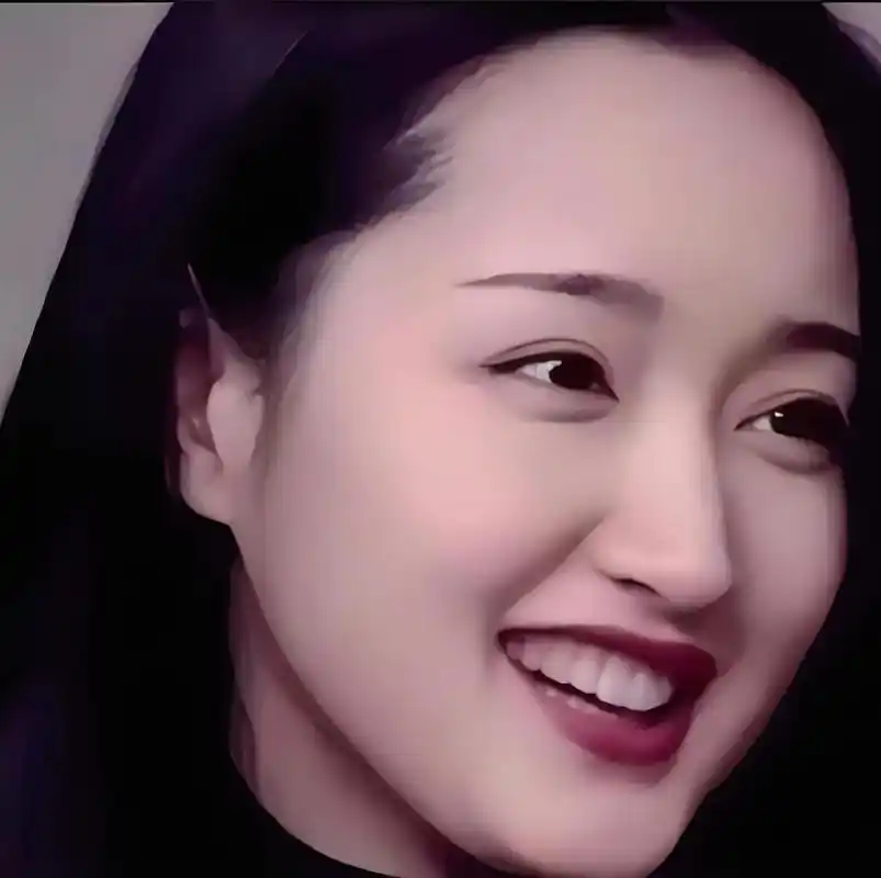 杨钰莹,她是一个降落人间的仙女,活的干净纯洁,她是温婉美丽的 - 抖音