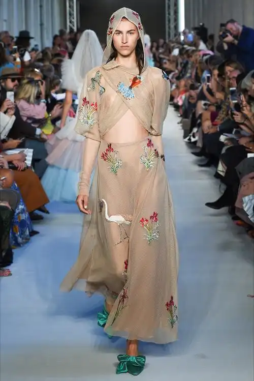 vivetta 2018米兰时装周春夏高级成衣发布秀