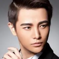 男生大背头头像帅气冷酷【点击鼠标右键下载】