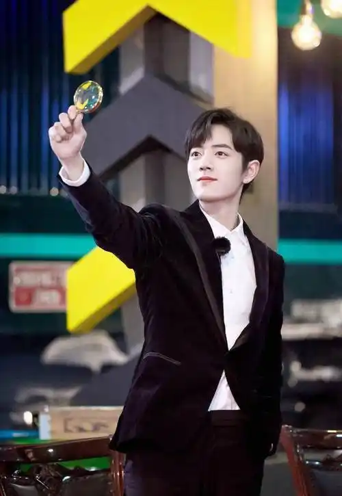 两个月被p图,被造谣,全网黑,好脾气的肖战都没发声以为可以淡化那些