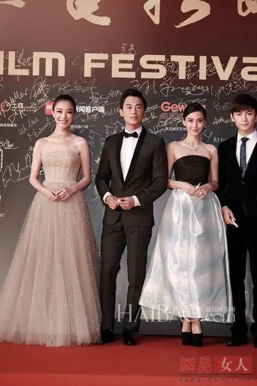 对比知美丑明星同台合影看谁是真美女图