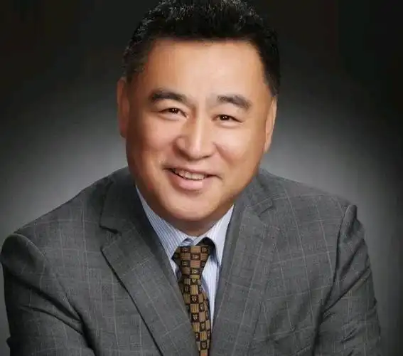 但这并不影响张宏民的正常生活,如今的他偶尔会去探寻历史古迹,分享