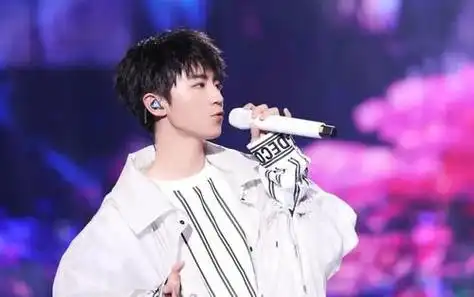 王俊凯又成电灯泡,孙怡董子健甜蜜互动,小凯在旁表情一言难尽