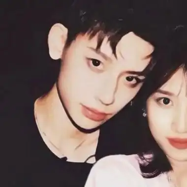 港风复古情侣头像一男一女 好看有意境的氛围感qq情侣头像_情侣头像