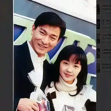 90年代,刘德华与陈慧娴的合照,宛如邻家小妹妹依偎在华仔的身边-娱乐