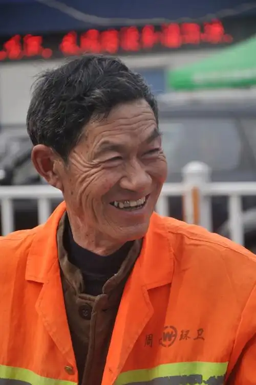 周口百名环卫工人最美笑容摄影展