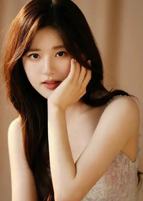 赵露思仙女连衣裙造型甜美可爱优雅端庄畅想未来无限可能性