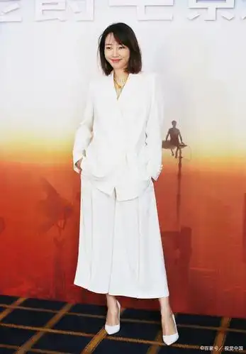 白百何新剧《我们的婚姻》官宣,且看另一番"野百合也有春天"